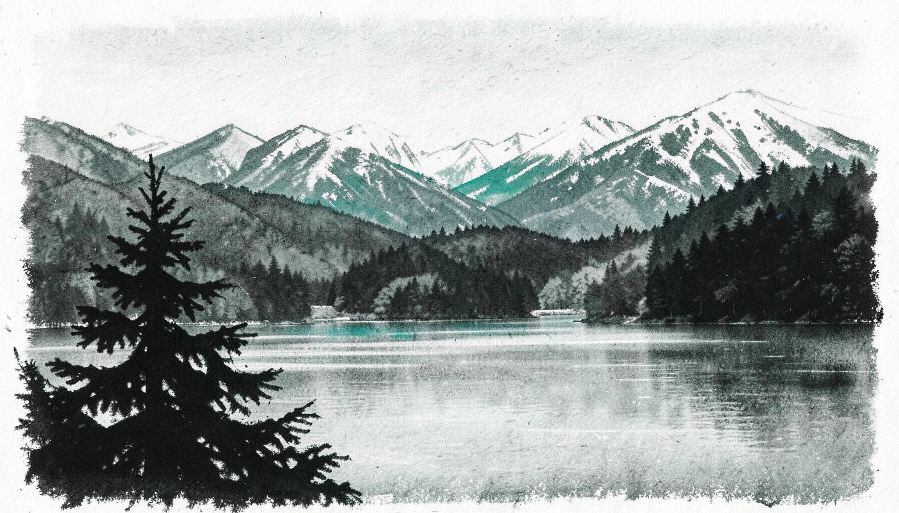 山々と湖が広がる日本の風景を描いた落ち着いた色調の木炭画。前景に松のシルエット、中景に静かな水面、遠景に雪をかぶった山並みが続き、全体に柔らかなグレーと深い青緑のトーンが広がる。